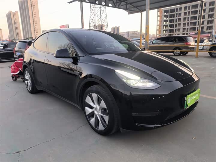 Фото 4 - Tesla Model Y