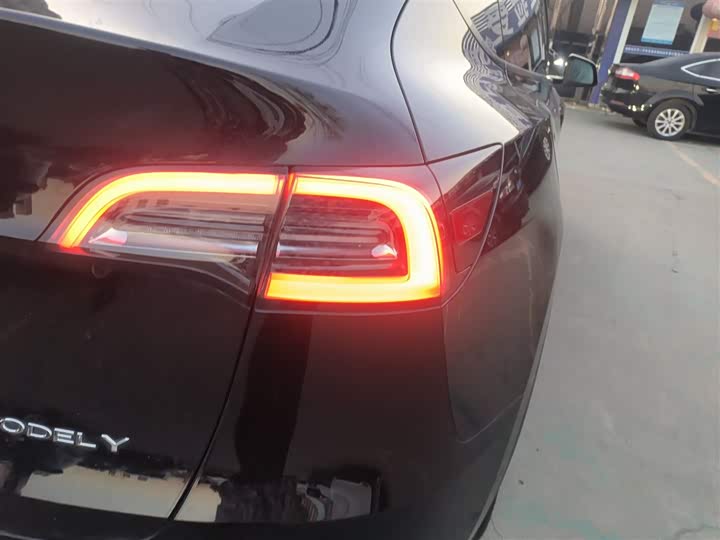 Фото 8 - Tesla Model Y