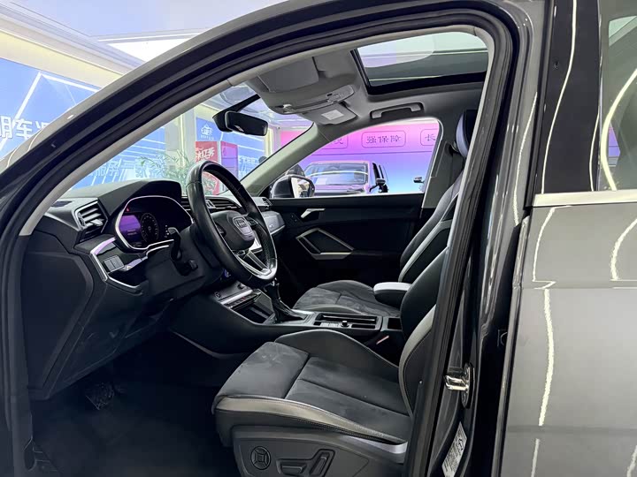 Фото 4 - Audi Q3