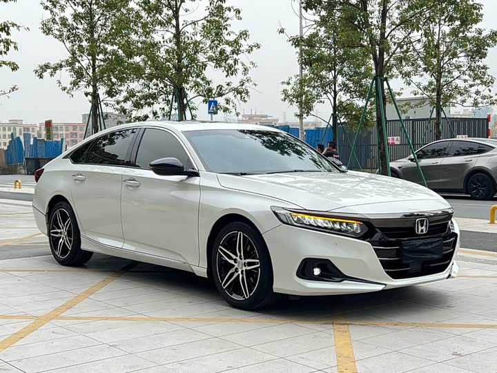 Фото 3 - Honda Accord