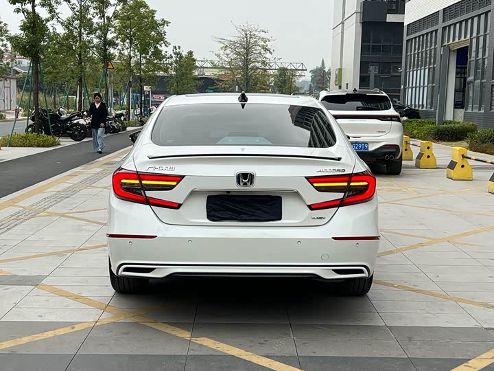 Фото 5 - Honda Accord