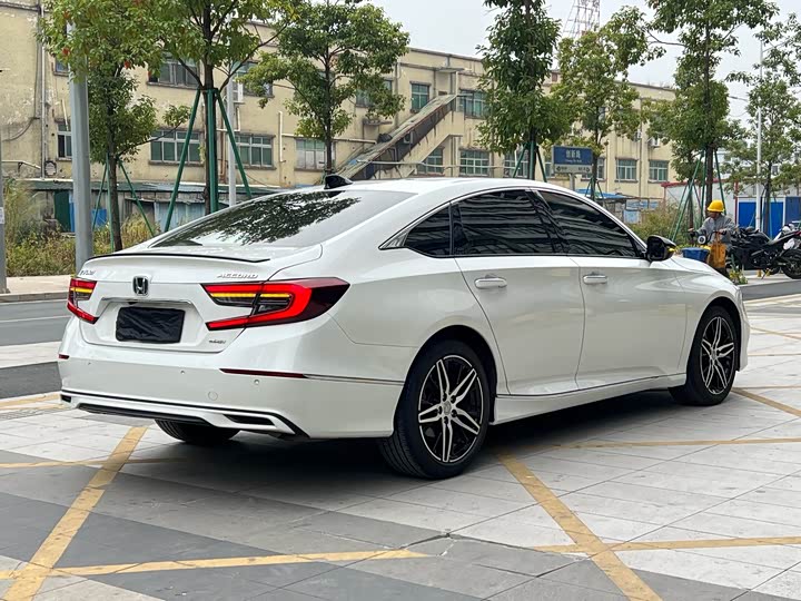 Фото 6 - Honda Accord