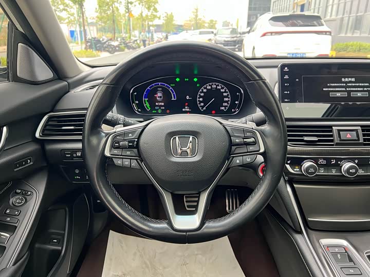 Фото 7 - Honda Accord