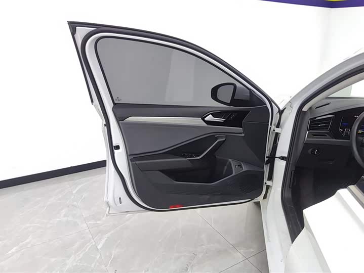 Фото 7 - Volkswagen Sagitar L