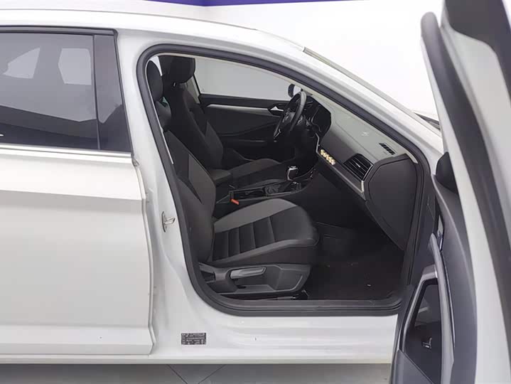 Фото 8 - Volkswagen Sagitar L