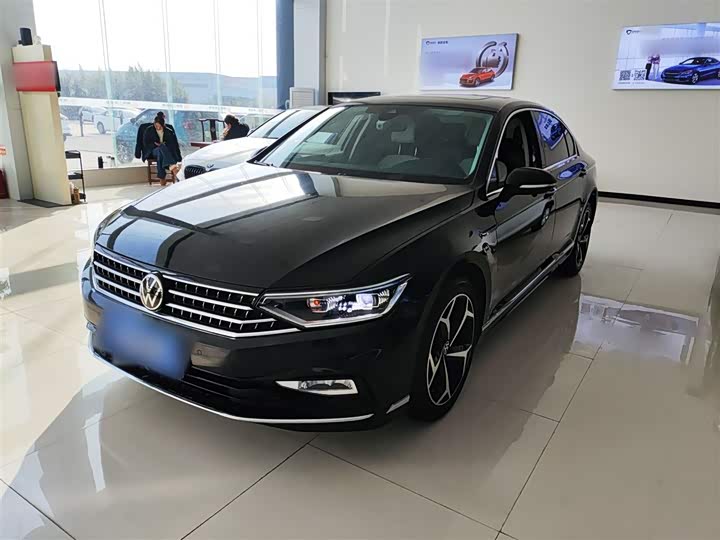 Фото 1 - Volkswagen Magotan