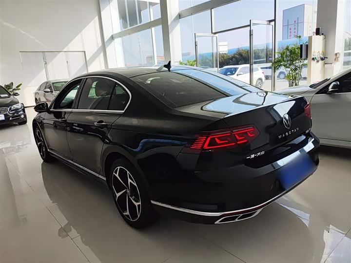 Фото 5 - Volkswagen Magotan