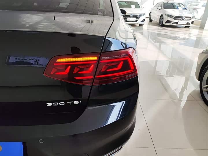 Фото 8 - Volkswagen Magotan