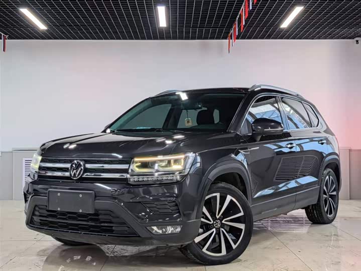 Фото 1 - Volkswagen Tharu