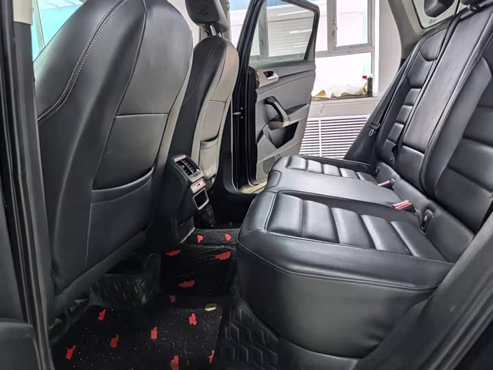 Фото 7 - Volkswagen Tharu