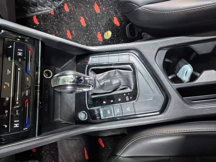 Фото 9 - Volkswagen Tharu