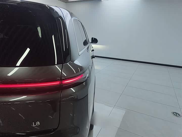 Фото 8 - LiXiang L8