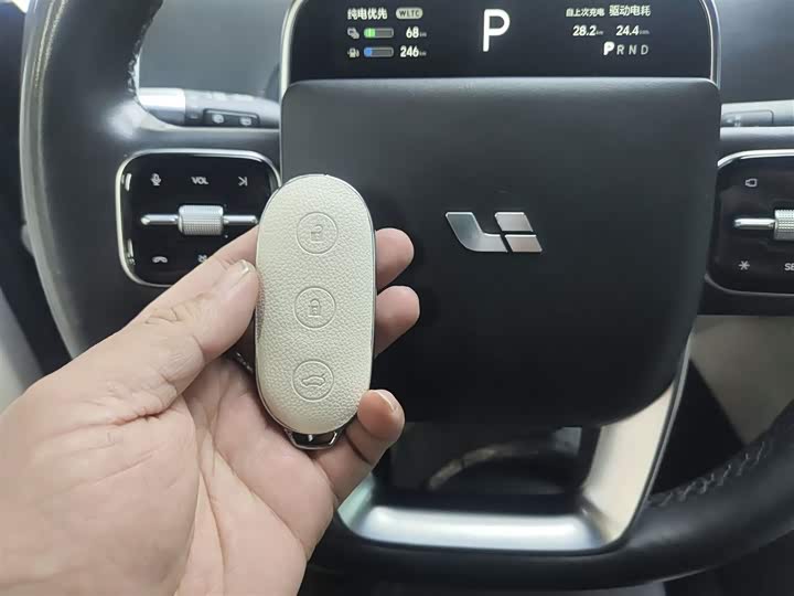 Фото 9 - LiXiang L8