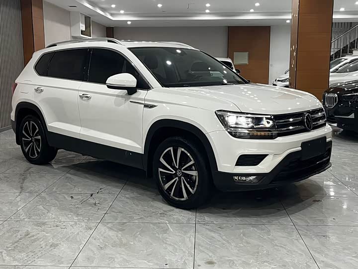 Фото 3 - Volkswagen Tharu