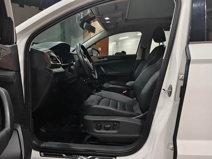 Фото 7 - Volkswagen Tharu