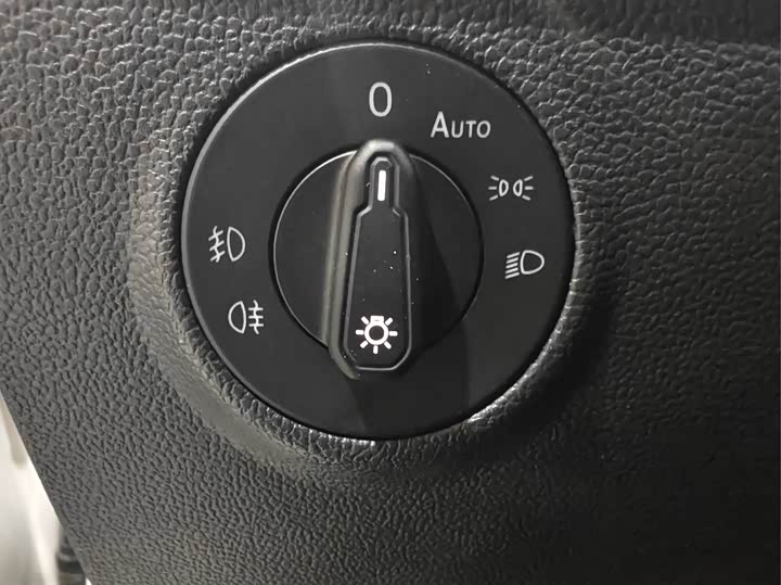 Фото 9 - Volkswagen Tharu