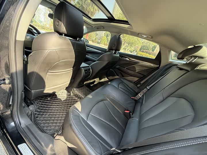 Фото 5 - Buick LaCrosse