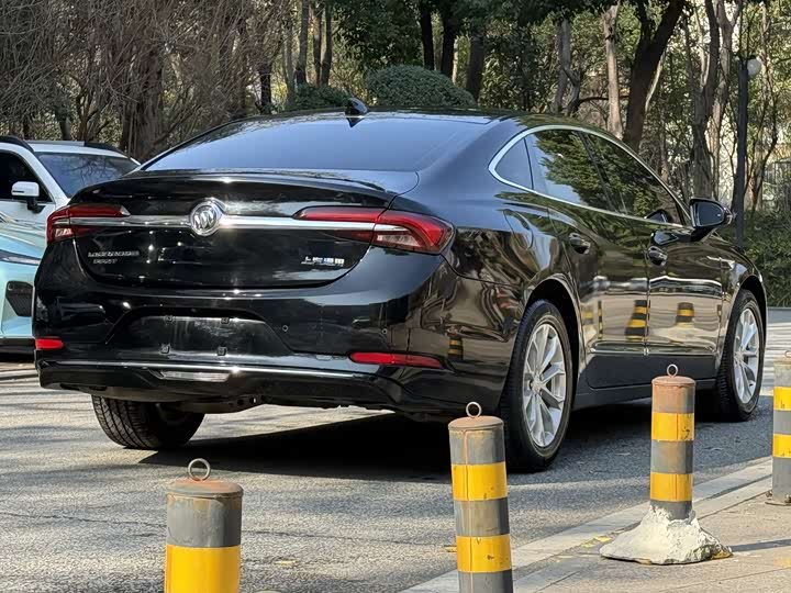 Фото 8 - Buick LaCrosse