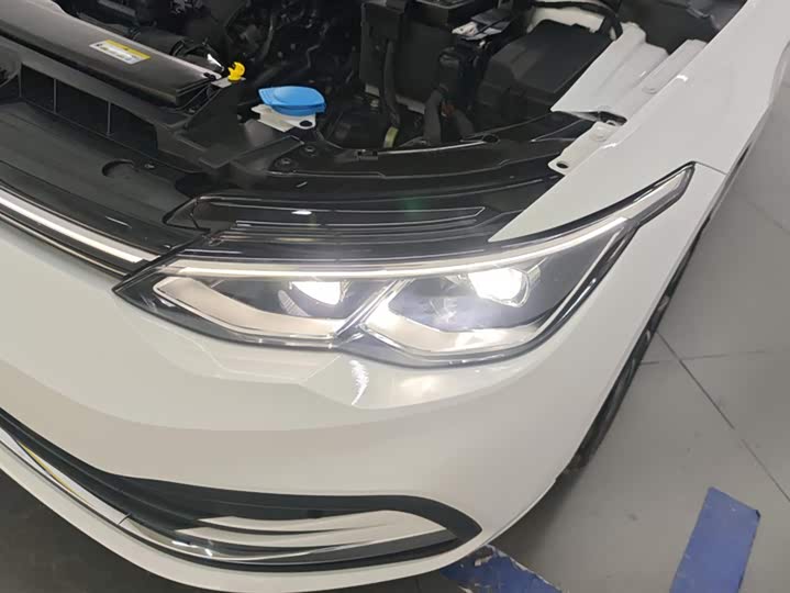 Фото 5 - Volkswagen Golf