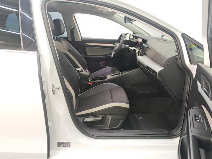 Фото 7 - Volkswagen Golf