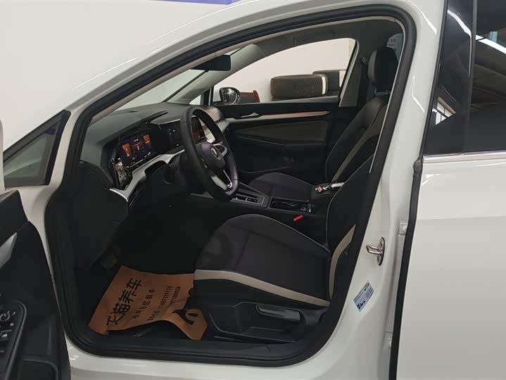 Фото 8 - Volkswagen Golf