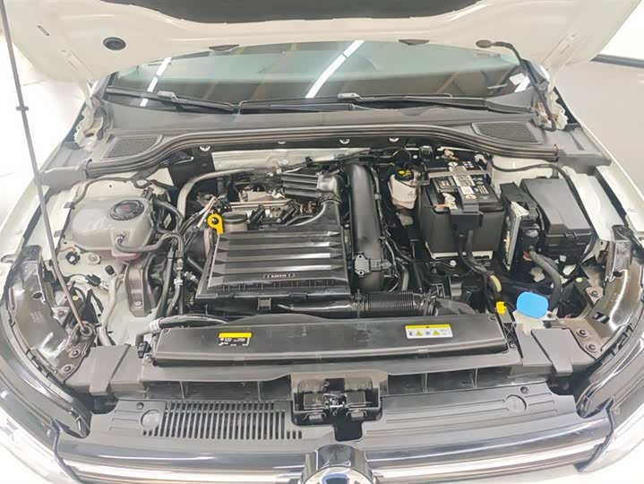 Фото 9 - Volkswagen Golf