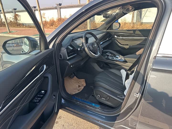 Фото 7 - Geely Monjaro