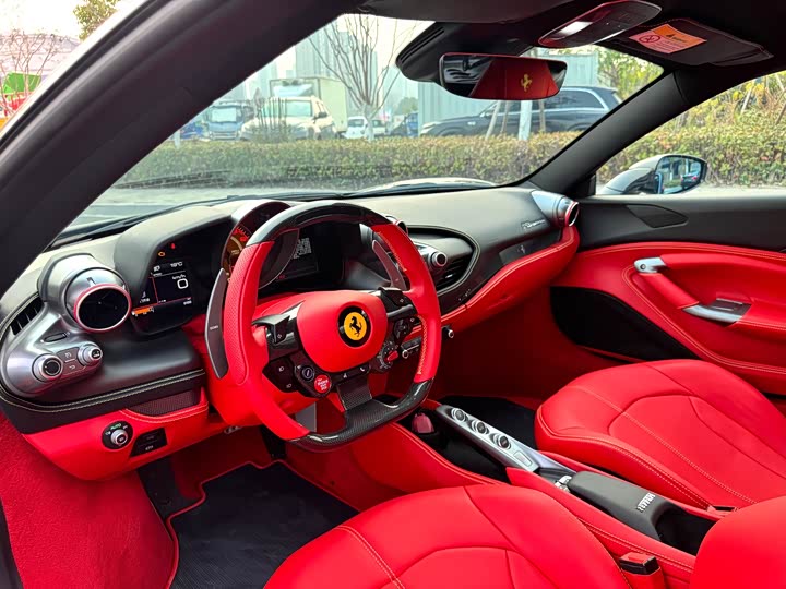 Фото 5 - Ferrari F8