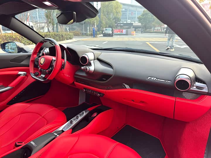 Фото 6 - Ferrari F8