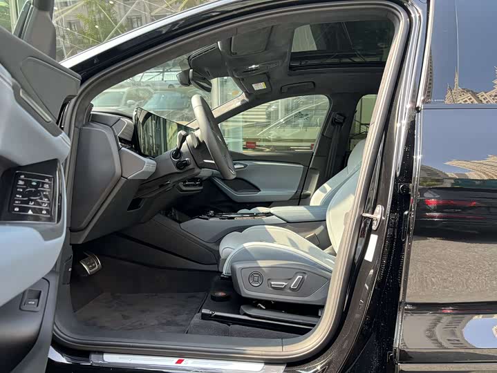 Фото 4 - Audi Q6L e-tron