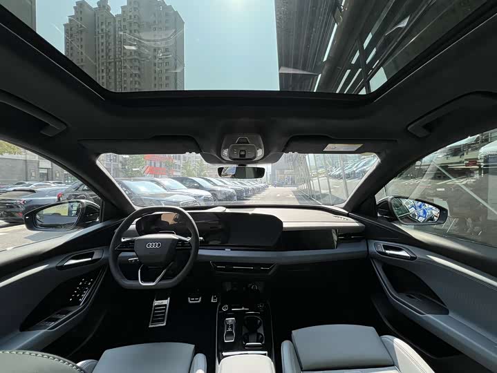 Фото 6 - Audi Q6L e-tron