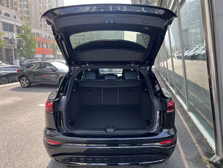 Фото 7 - Audi Q6L e-tron