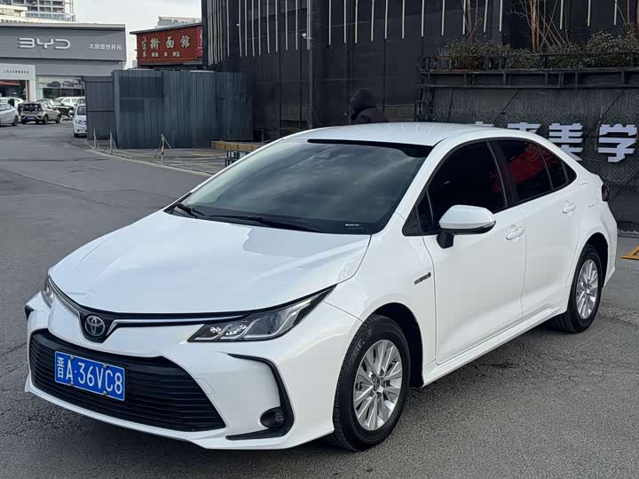 Фото 1 - Toyota Corolla