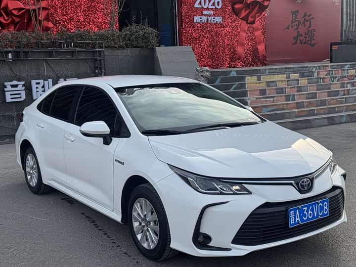 Фото 3 - Toyota Corolla