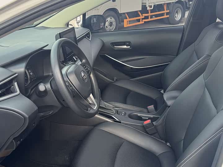 Фото 4 - Toyota Corolla