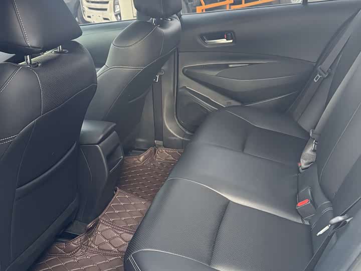 Фото 5 - Toyota Corolla