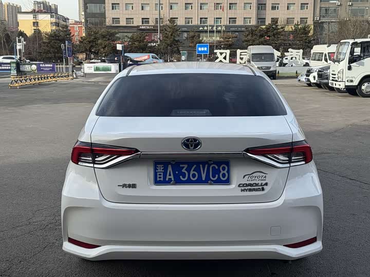 Фото 8 - Toyota Corolla