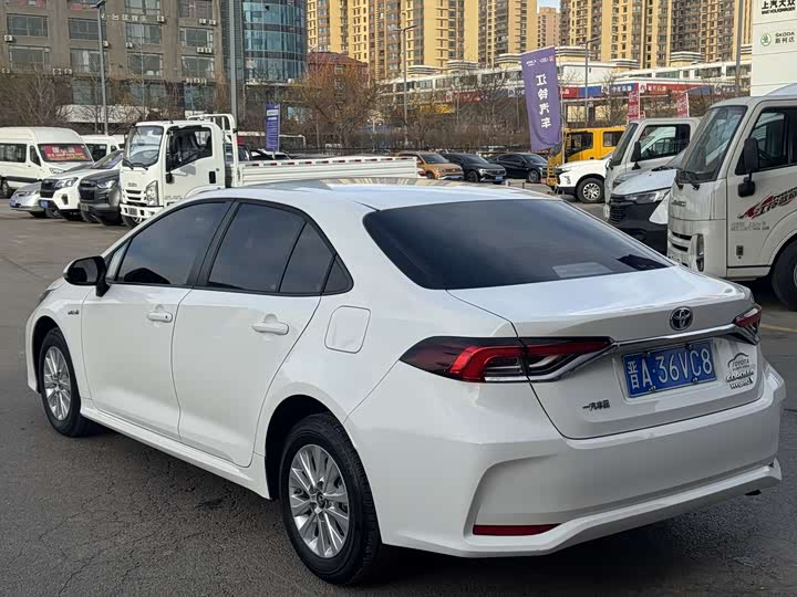 Фото 9 - Toyota Corolla