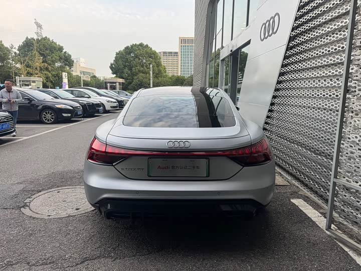 Фото 5 - Audi e-tron GT