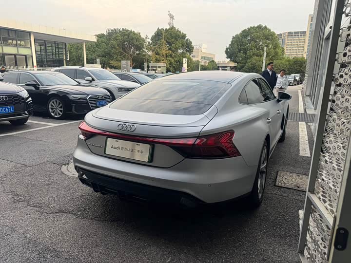 Фото 7 - Audi e-tron GT