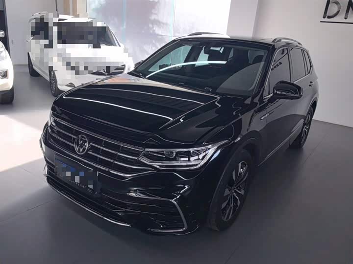 Фото 2 - Volkswagen Tiguan L Pro