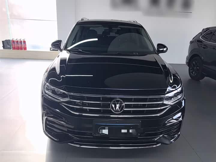 Фото 3 - Volkswagen Tiguan L Pro