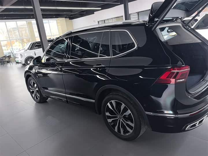 Фото 5 - Volkswagen Tiguan L Pro