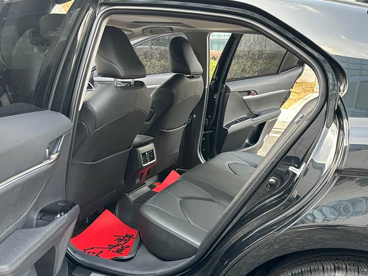 Фото 7 - Toyota Camry