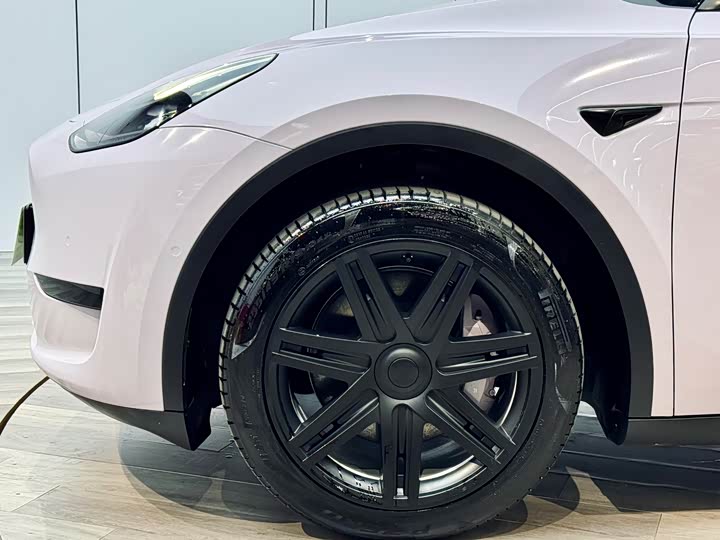 Фото 2 - Tesla Model Y