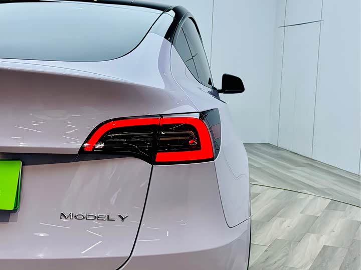 Фото 6 - Tesla Model Y