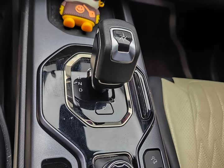 Фото 9 - Geely Icon