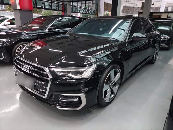 Фото 5 - Audi A6L