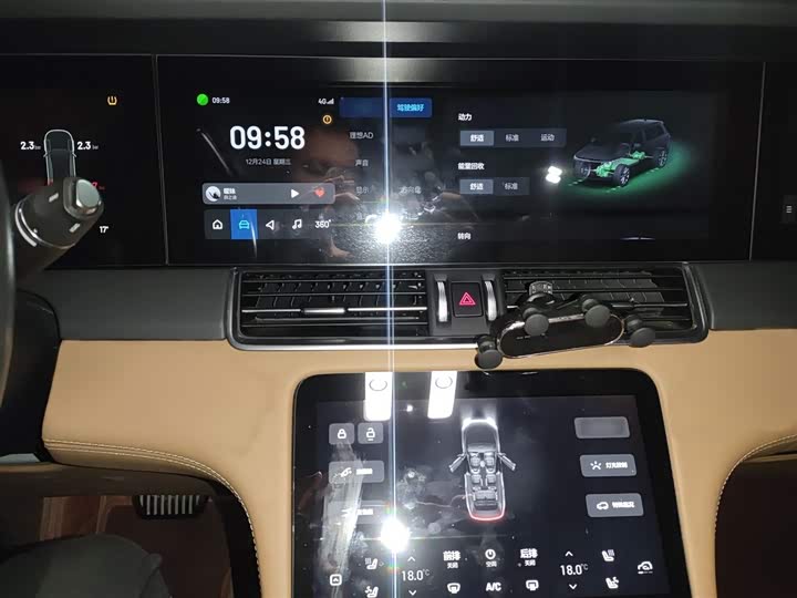 Фото 6 - LiXiang One