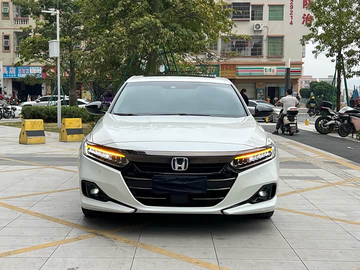 Фото 2 - Honda Accord